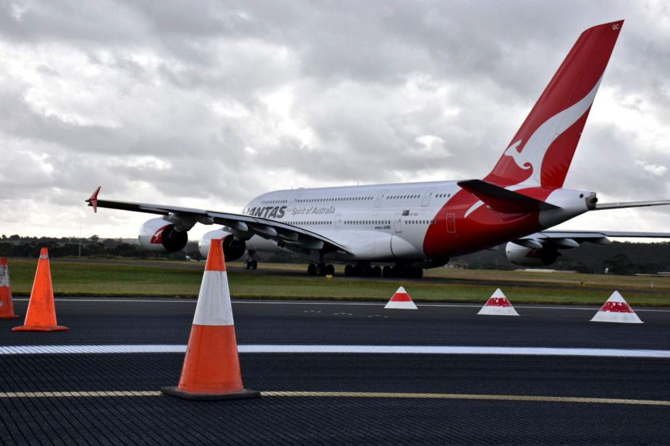 Qantas expects its full-year earnings to take a $100-150 million hit from the coronavirus outbreak. (Photo: ABC News: Margaret Paul)