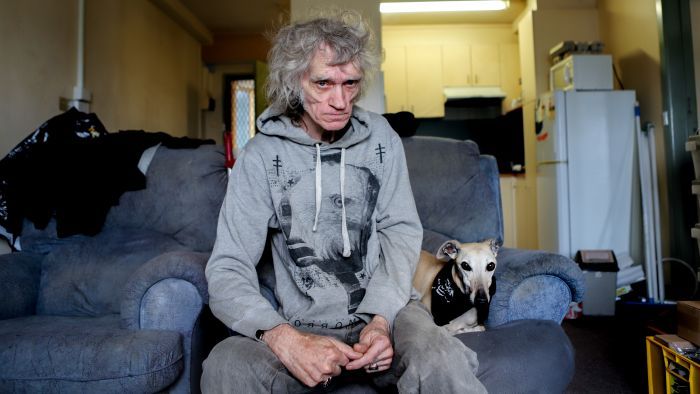 Rod Jackson lives in a commission housing flat in Melbourne. Photo: ABC