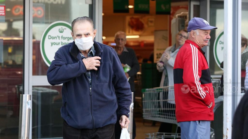 Seniors and pension card holders are trying to make be best of dedicated shopping hours at Woolies. (Danny Casey/AAP PHOTOS)