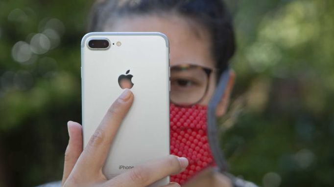 Have you become a slave to the pings from your smartphone? (Getty Images: Ulrich Baumgarten)