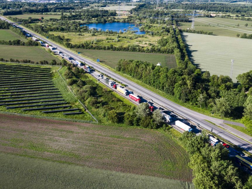 German tourists flocking to neighbouring Denmark caused an 8km queue. (Photo: Scanpix Via AP)