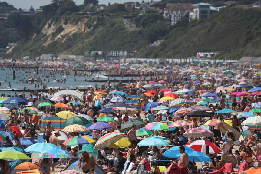 Thumbnail for One fine day: Brits ignore virus warnings, flock to beach in ‘appalling scenes’