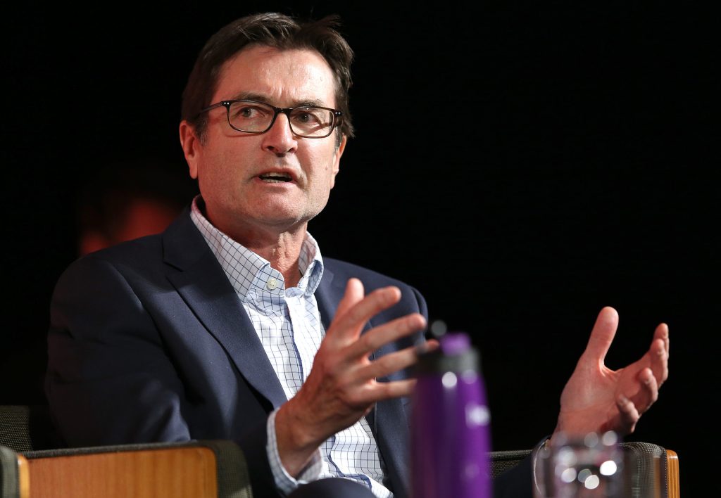 Greg Combet has accused the government of pussyfooting over a rise in the employer superannuation rate. (Photo: AAP Image/Jono Searle) 
