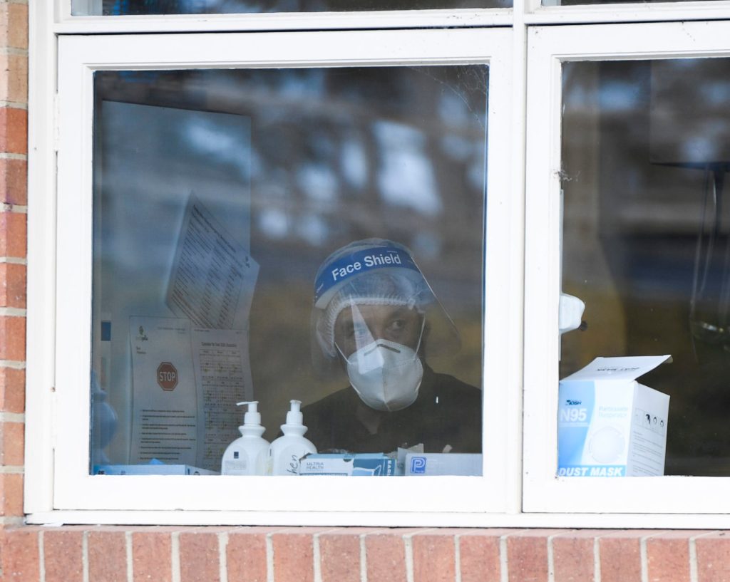 Thumbnail for Victorian death toll soars by 25 as new infections continue to flatten