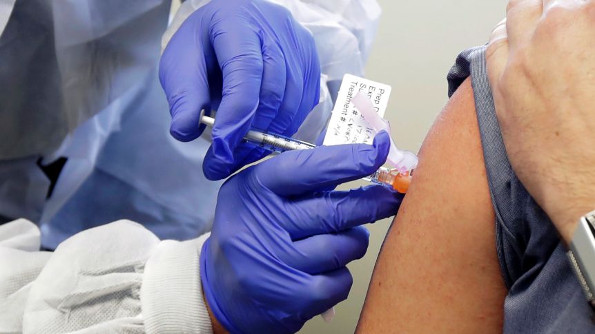 Thumbnail for Minister plays down vaccine fears as South Africa suspends rollout