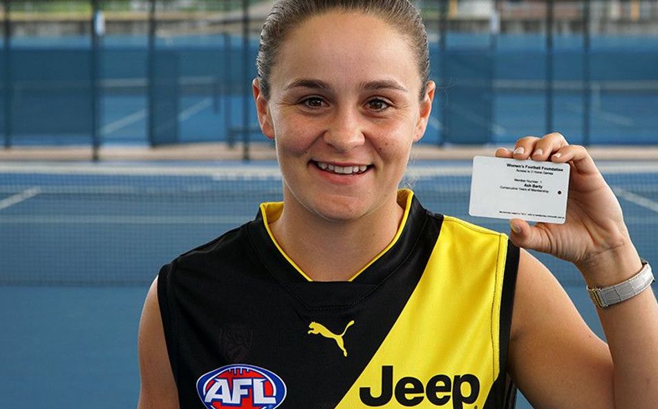 Thumbnail for Tiger fan Ash ‘surprised and honoured’ to present AFL trophy