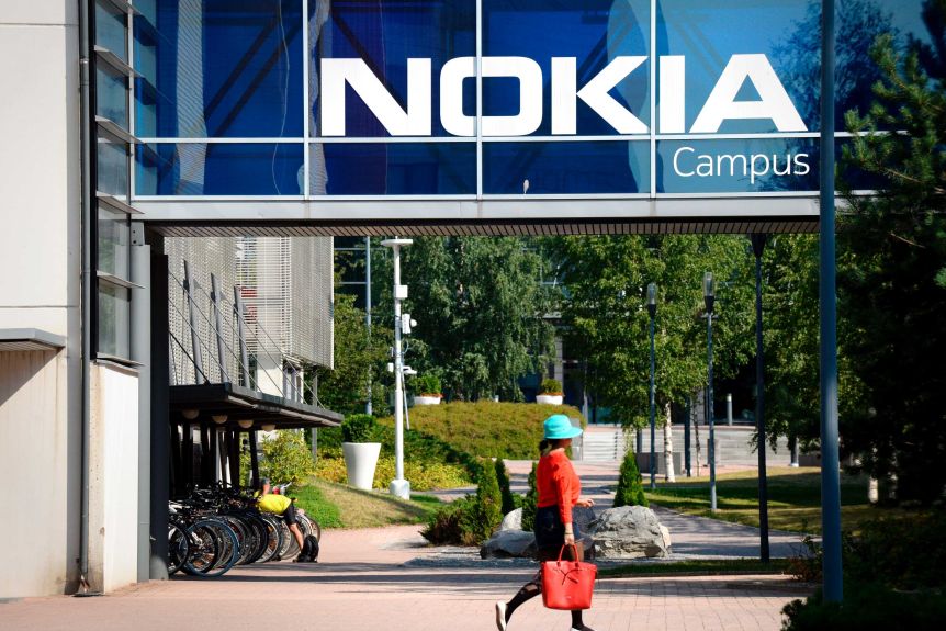 Thumbnail for Why on Earth are NASA, Nokia building a phone network on the Moon?