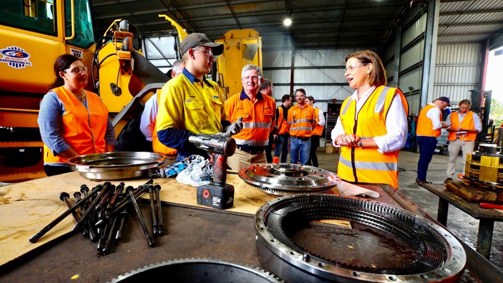 Thumbnail for Leaders storm into Brisbane for debate, final four days of campaigning
