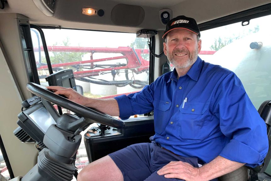 Wayne Russel was stood down from his job as a pilot with Qantas and has taken up farm work. (Photo: ABC Rural: Angus Verley)