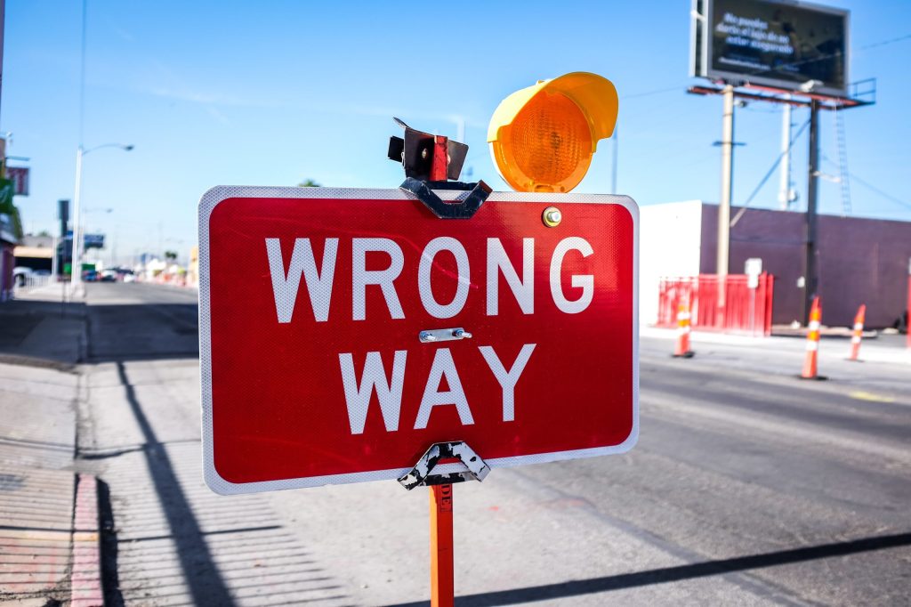 Wouldn't we make better decisions if we listened to the experts rather than those who pretend to be? (Photo: Unsplash, neonbrand)