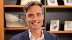 Dr Nick Coatsworth says we should take the focus off daily infection rates. (Pic: ABC).