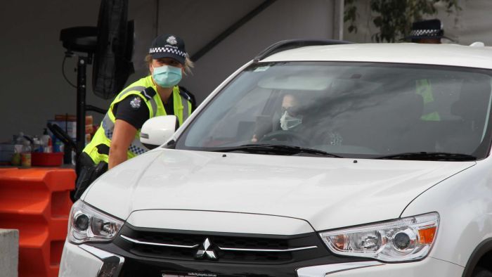 Police check motorists' permits in Albury-Wodonga. Photo: ABC
