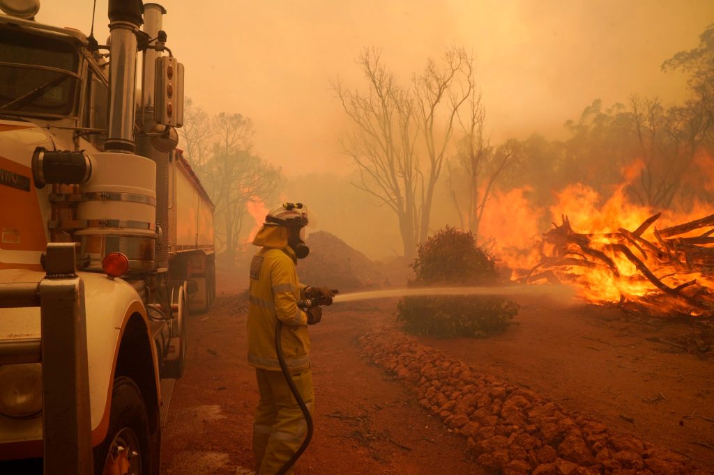 Thumbnail for Perth bushfire destroys 71 homes, more bad conditions on the way