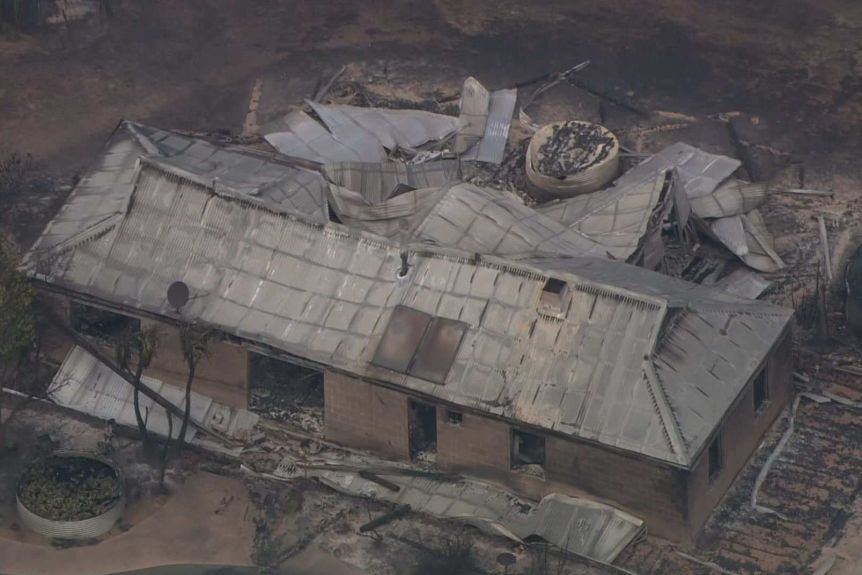 Thumbnail for Perth Hills bushfire destroys 30 homes