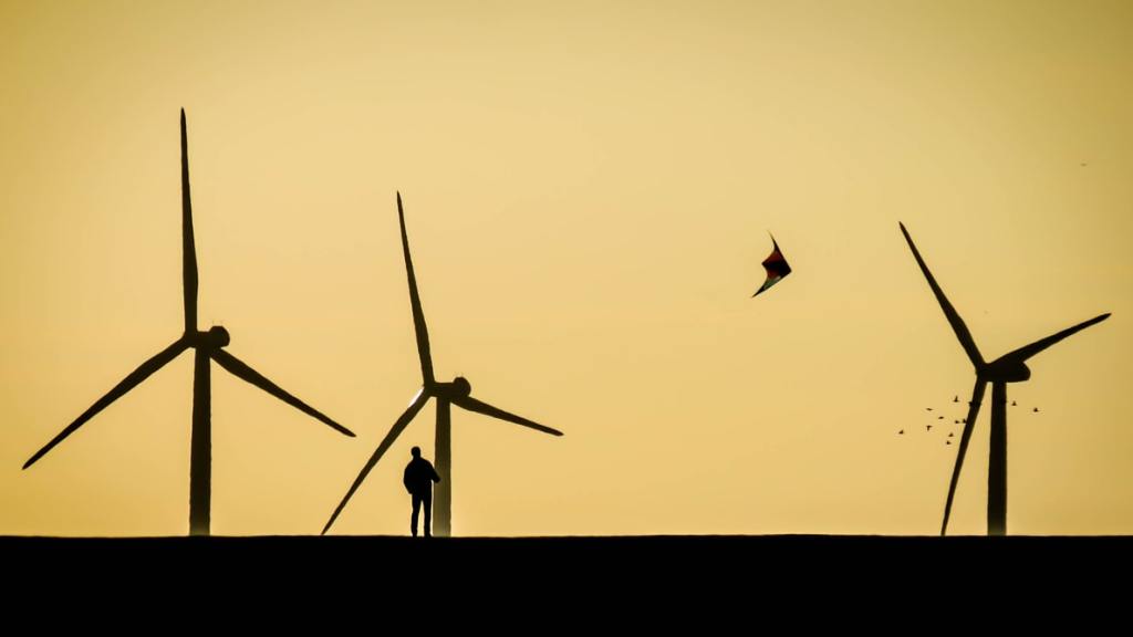 Thumbnail for Energy cash cows running dry as green deals leave $2 billion hole in AGL profits