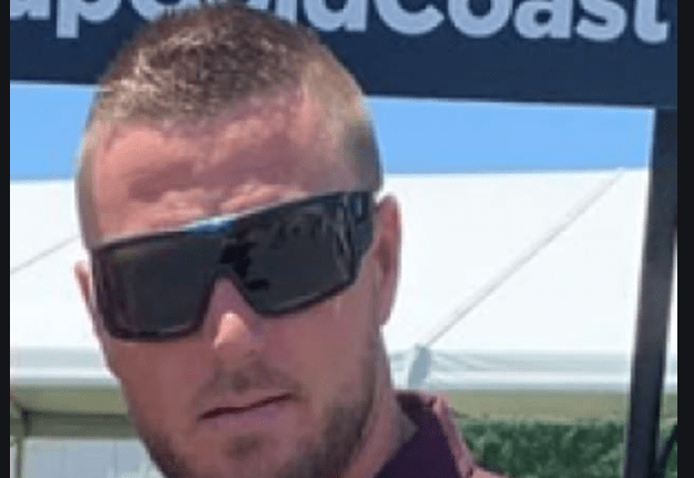 Thumbnail for Police stations on alert as Gold Coast fugitive gunman threatens ‘shootout’