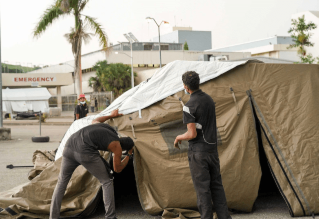 Tents are being set up as emergency testing stations in the carpark of PNG's biggest hospital (ABC image)