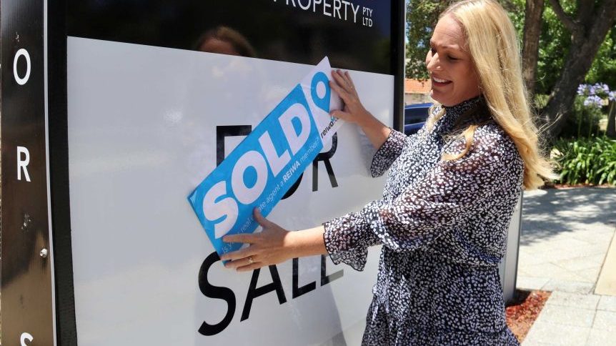 Thumbnail for RBA puts housing market on notice as sales continue to set records