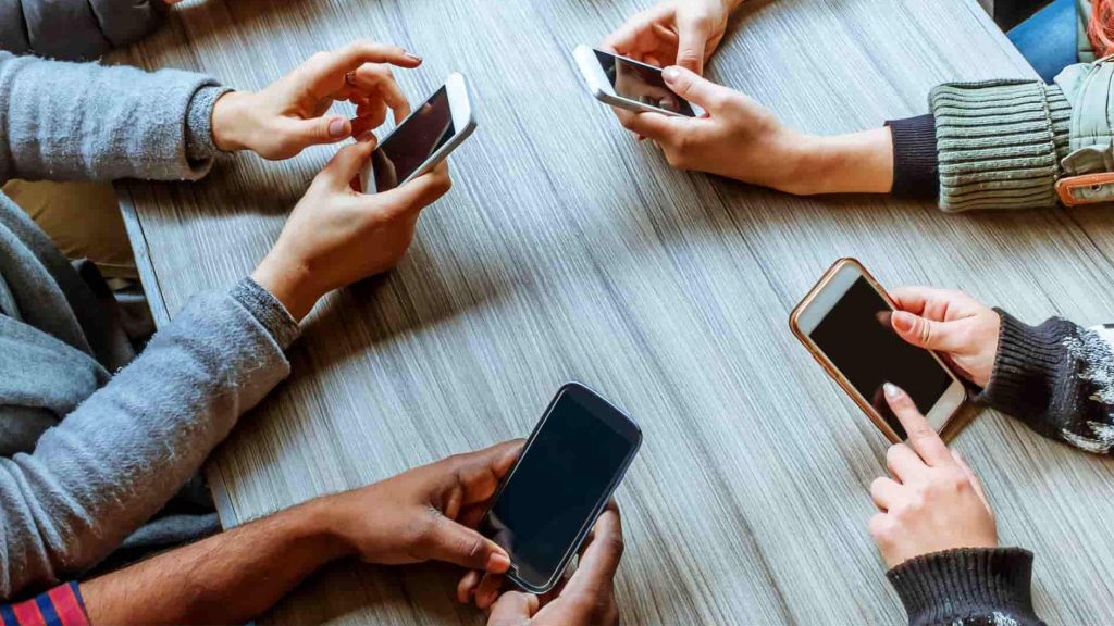 Thumbnail for Telcos must now trace and block SMS scams under new rules