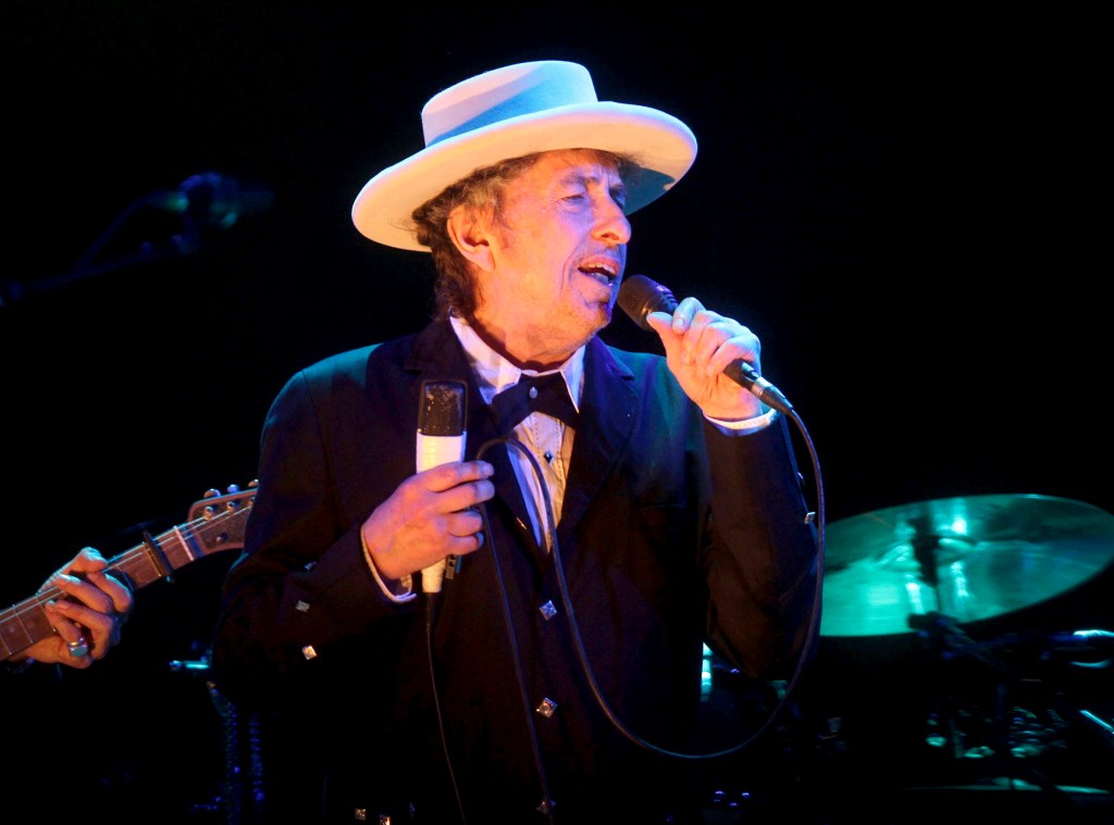Thumbnail for Bob Dylan accused of molesting girl in 1960s