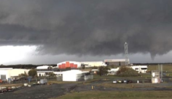 Thumbnail for Turbulence ahead: Tornado part of storm cell that slams into Brisbane Airport
