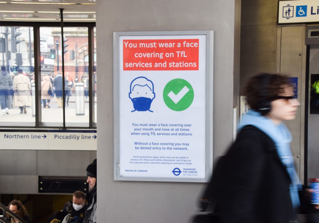  Coronavirus restrictions have been reintroduced in the UK, with mandatory face masks in shops and on public transport, to help stop the spread of the new Omicron variant.  (Photo by Vuk Valcic / SOPA Images/Sipa USA)