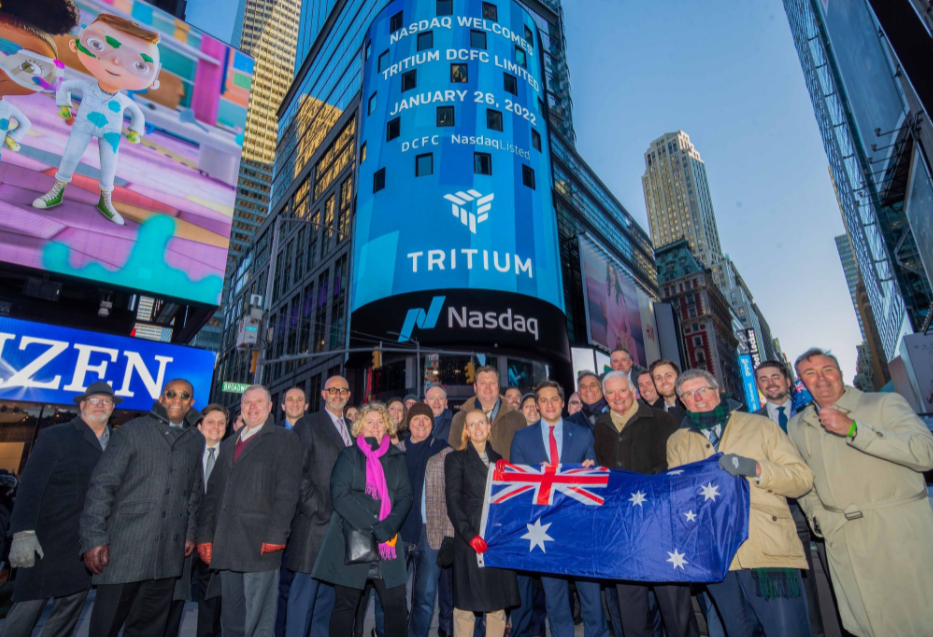 Thumbnail for Tech wreck slashes billions from values but sector retains strong support