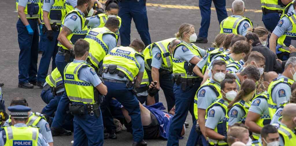 Thumbnail for Kiwis lose patience with anti-vaxxers – pepper spray used in arrests