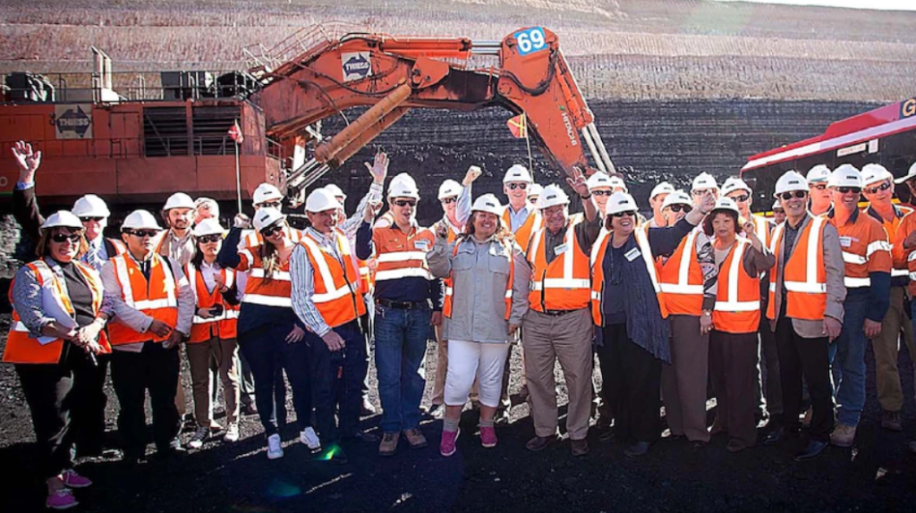 Thumbnail for Billion-dollar brawl erupts over massive Queensland coal lease