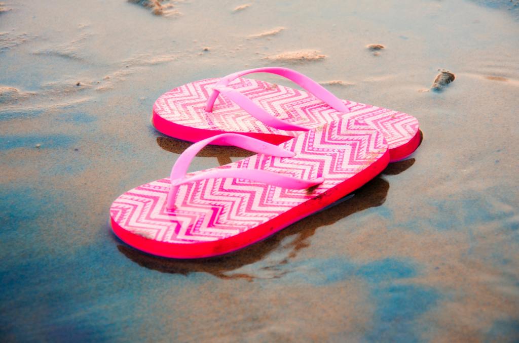 Thumbnail for Throw away your thongs: Pluggers the new enemy in biosecurity battle