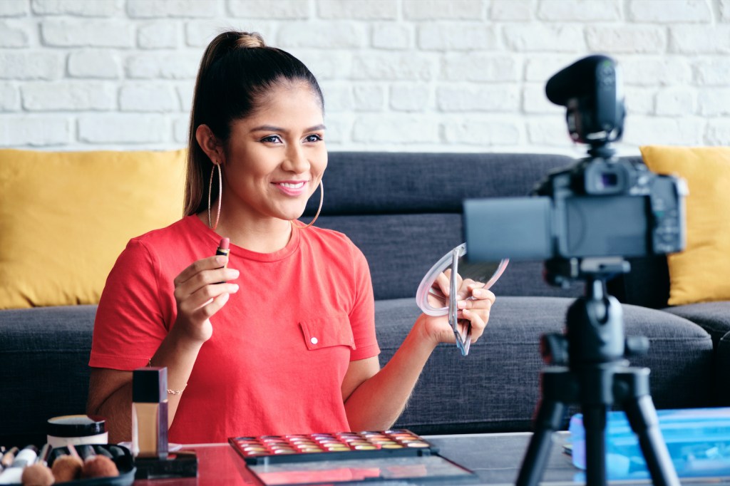 Thumbnail for ACCC to probe social media giants over influencers and scams