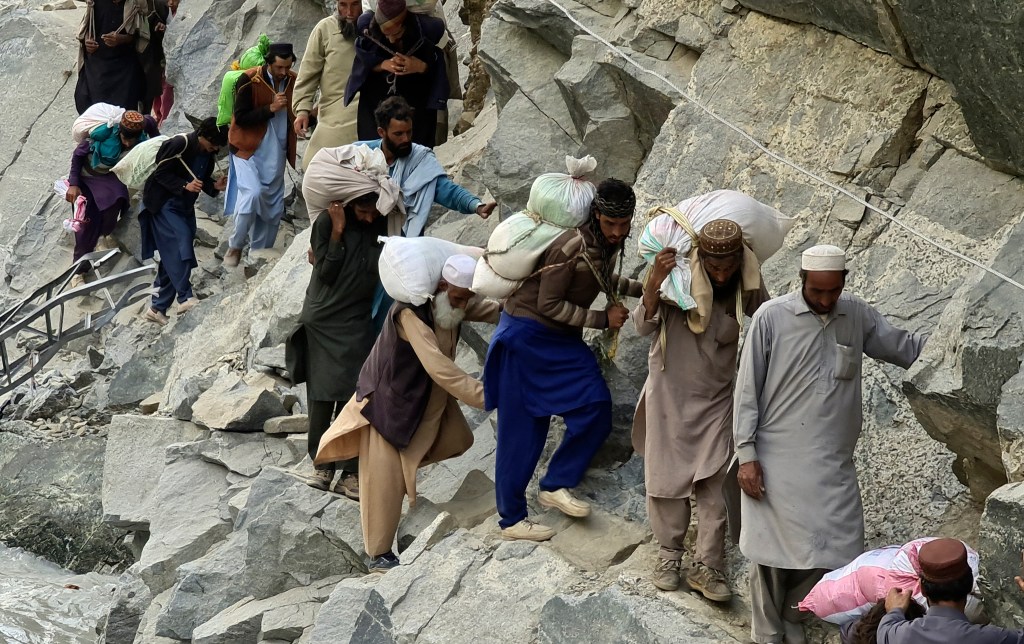 Thumbnail for Pakistan floods: How 100,000 people have lost their homes in order to save millions