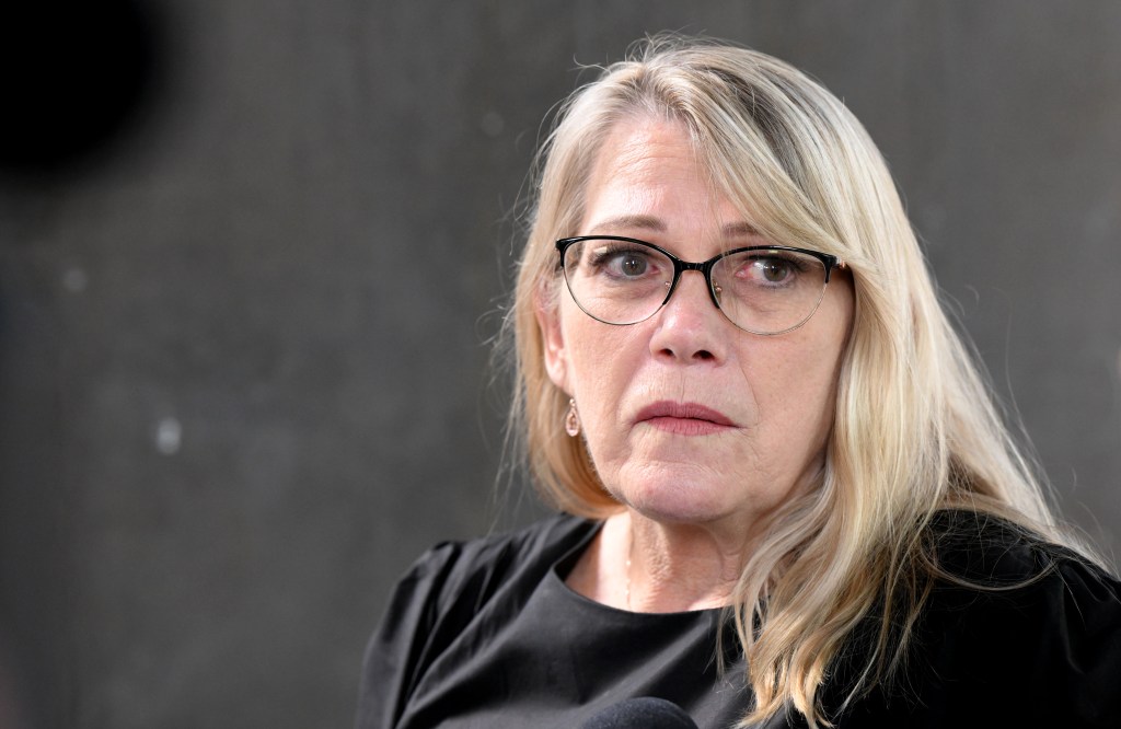 Thumbnail for Staff concerned by DNA testing changes to save costs, inquiry told