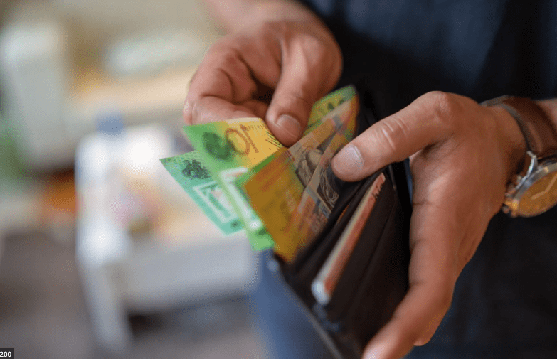 Thumbnail for Savings start to fall as households drive economic growth