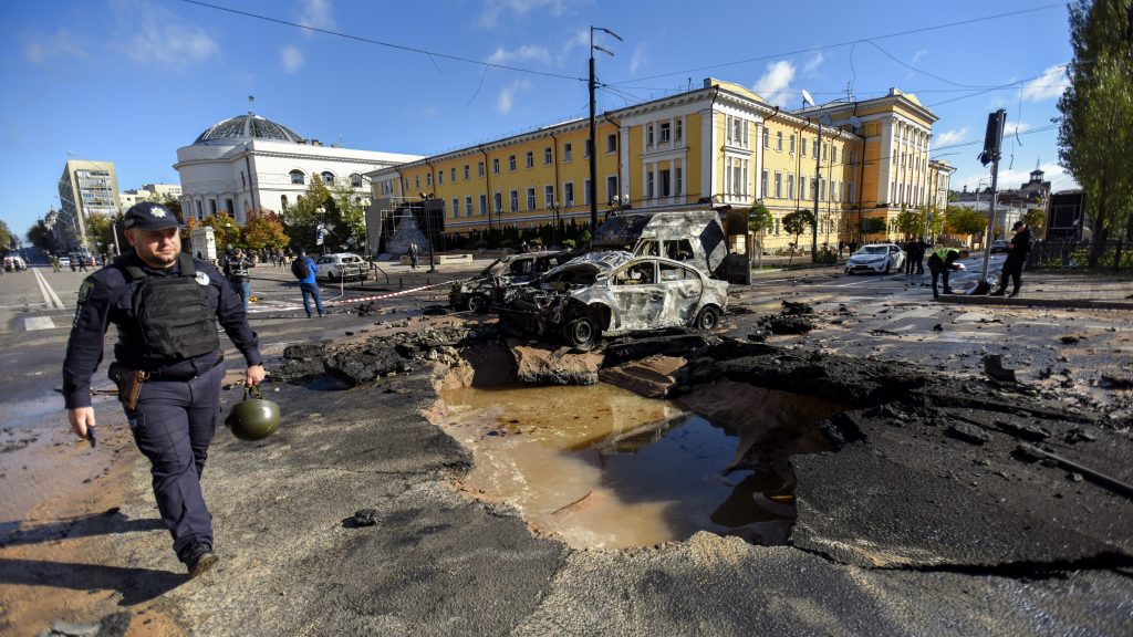 Thumbnail for Russia turns its guns on Kiev, Kharkiv in new assault on Ukraine’s two largest cities