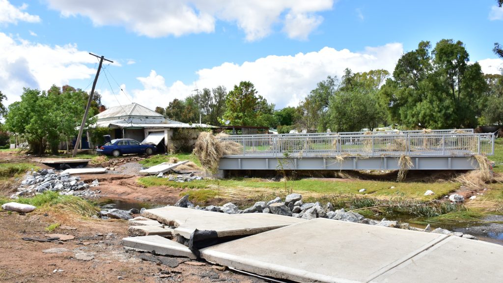 Thumbnail for Flooding clears away, most of NSW warned of huge winds