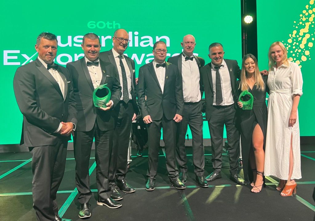 Dr Glenn McKay and Michael Smith from Medical Rescue, David Koch, Brett Williams and Mike Latemore from Mort & Co, Hess Ghah from Next Level Racing and Luli Farrell and Chanelle Johnston from ABI Interiors.