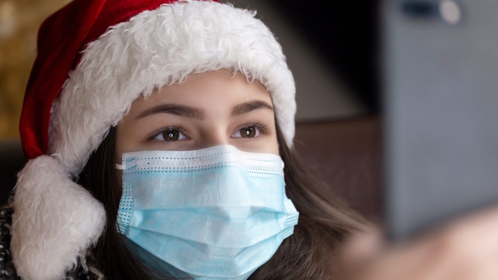 Researchers have found that singing Christmas carols can actually help you through stressful situations. (Image Volodymyr Hryschenko/Unpslash)