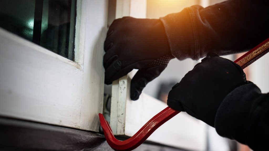 A Brisbane man has been sent back to jail after committing 11 burglaries in just one month on Brisbane's Northside. (File image)