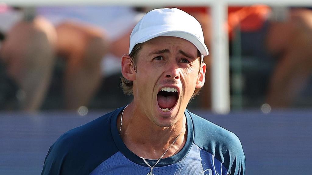 Alex de Minaur has joined a handful of other Aussies in the US Open third round - our best result in 30 years. (Image: Fox Sports).
