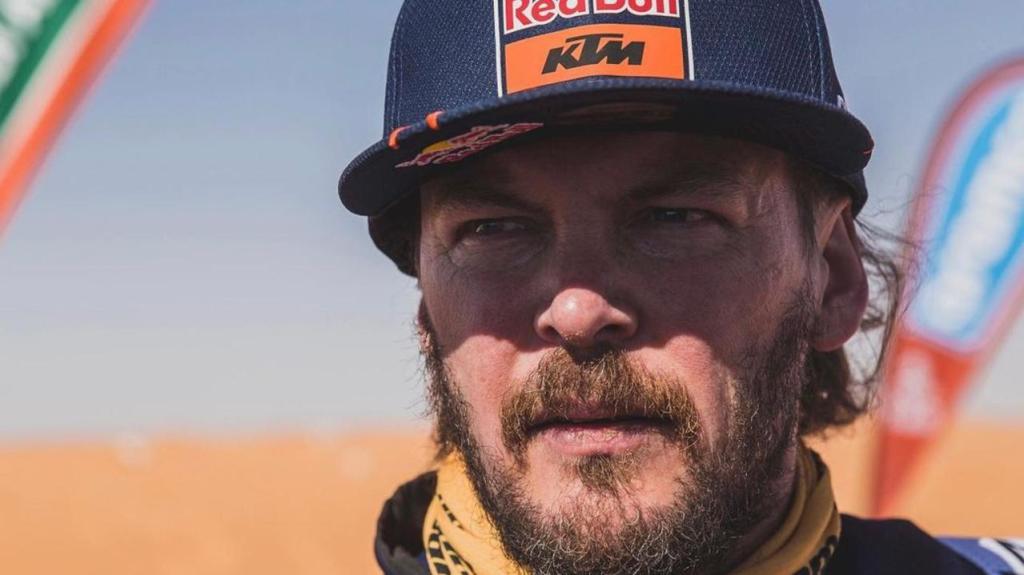 Australian motorcycle legend Toby Price has missed out on winning the Dakar Rally by just 43 seconds.