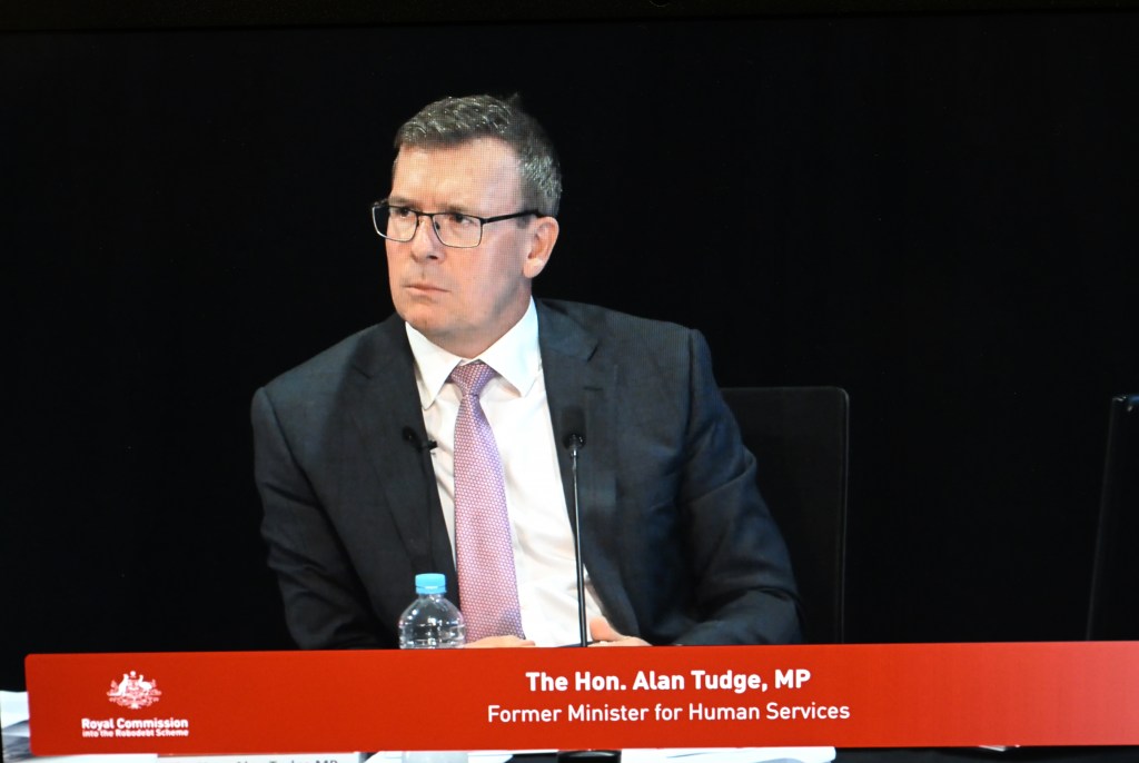 Former Liberal minister Alan Tudge continued giving evidence to the Royal Commission into the Robodebt Scheme. (AAP Image/Darren England)