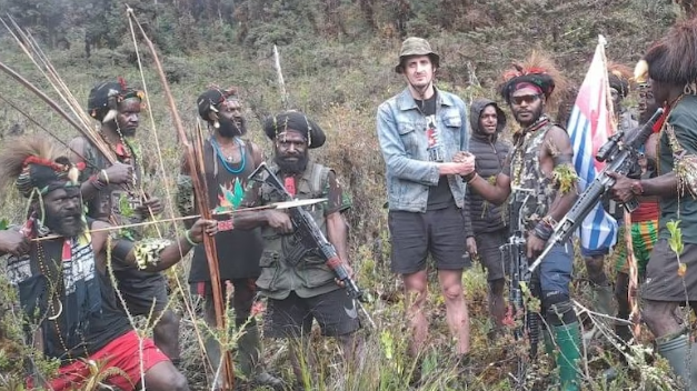 Thumbnail for PNG police negotiate with rebel kidnappers, but warn ‘lethal force’ not off the table