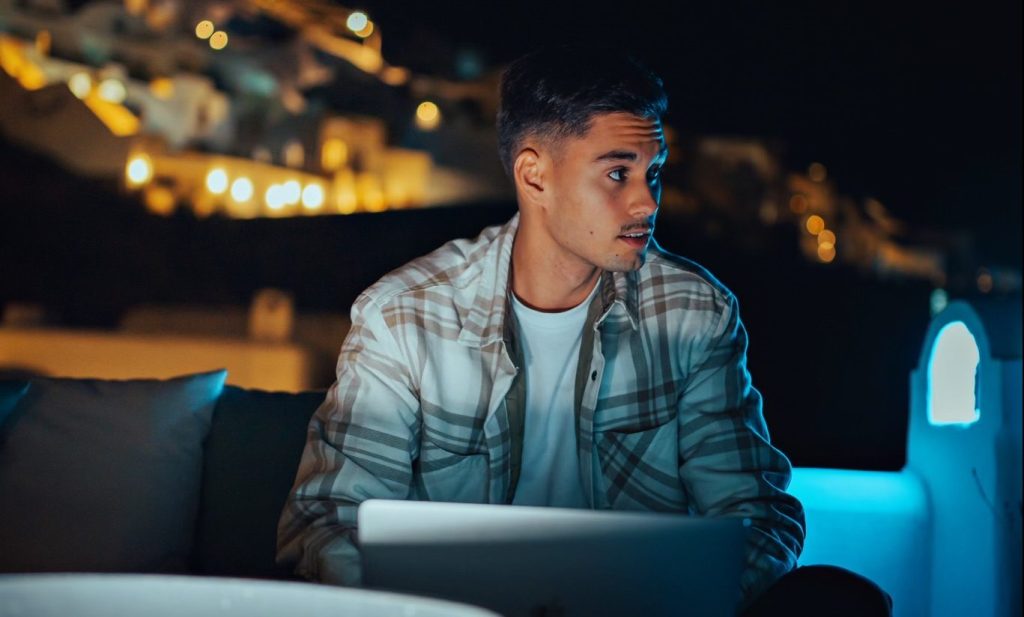 Shak Hammadi founded  and runs his e-commerce business from the Gold Coast