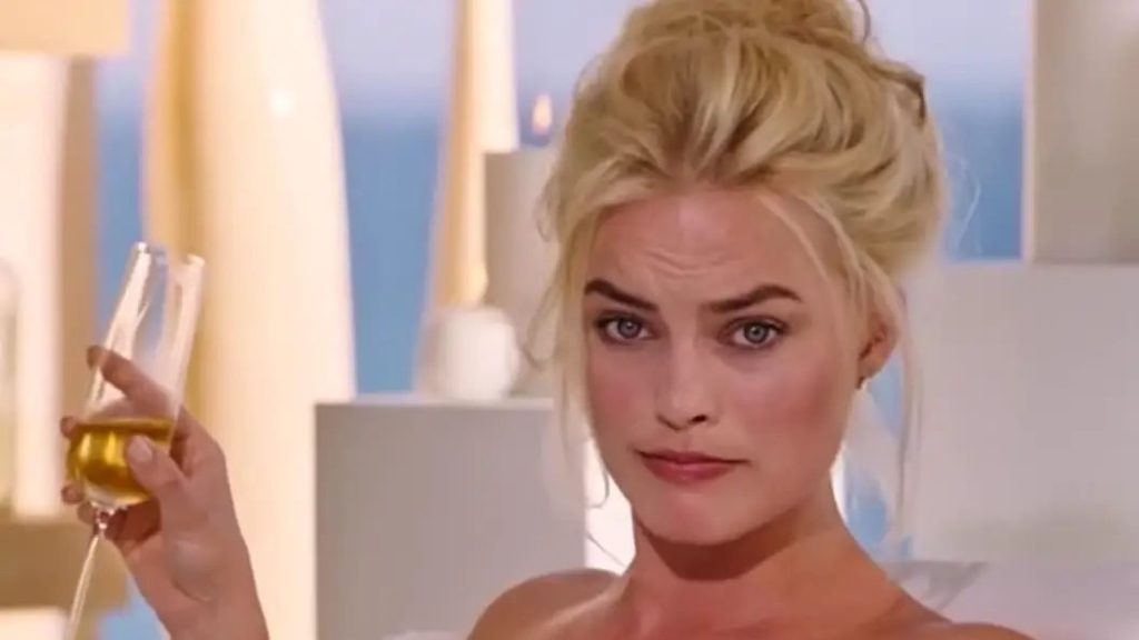 Margot Robbie explains short selling in the 2015 film The Big Short. (Image: Paramount Pictures)