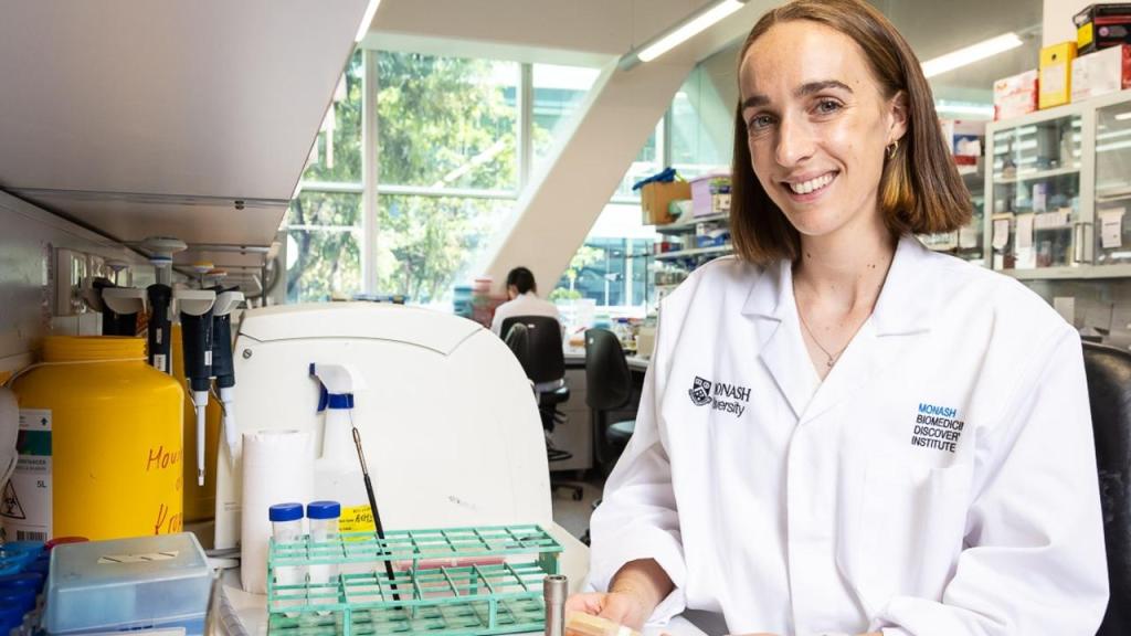 Thumbnail for Making energy out of thin air: Aussie bright sparks unlock soil enzyme secrets