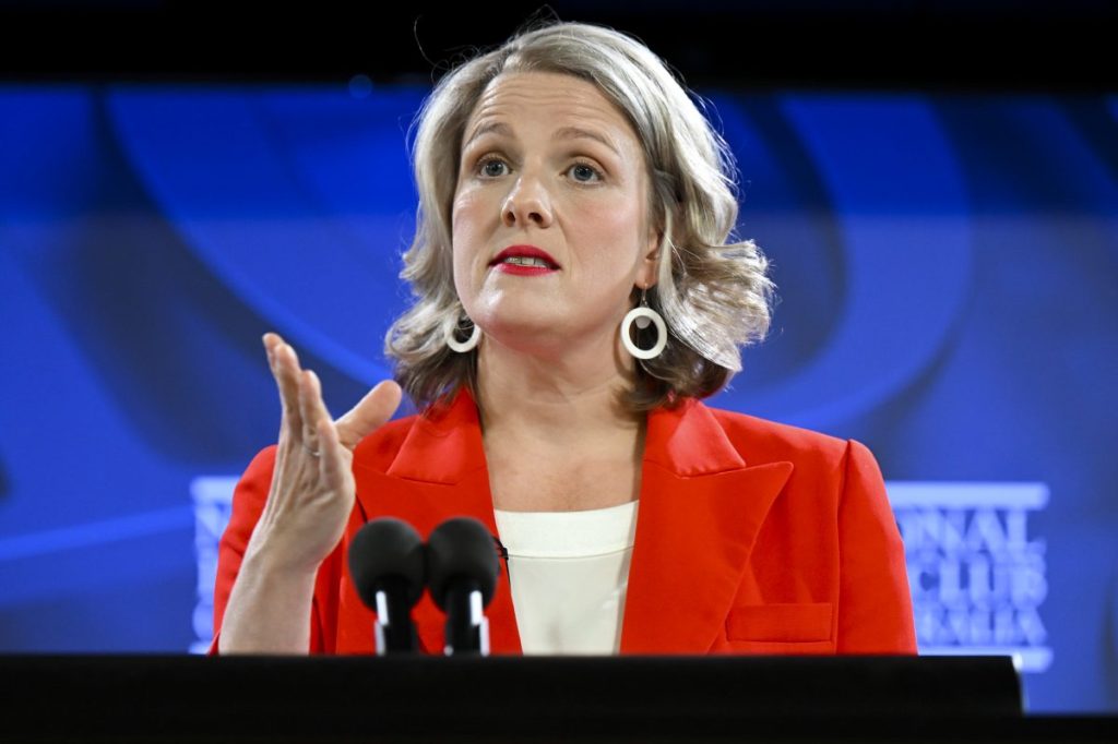 Thumbnail for Labor forced to defend economic record as elusive rate cuts slip further away