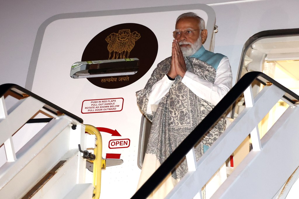Thumbnail for Modi mania: Thousands gather on freezing Sydney night to greet Indian PM