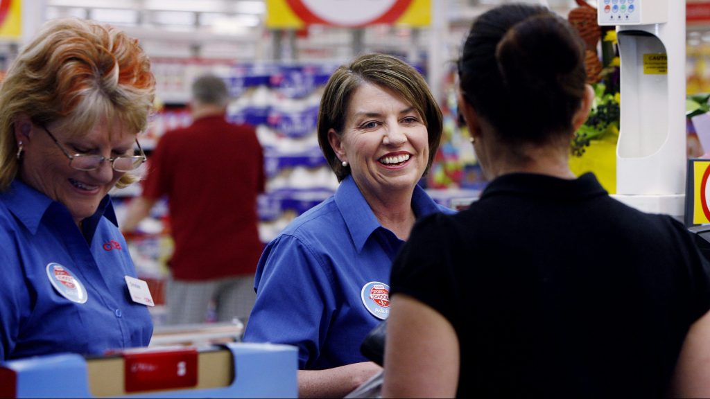 Woolworths has announced it will reduce the amount of children's treats on sale at supermarket checkouts.(AAP Image/Mark Calleja)