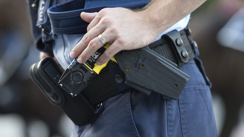  Queensland Police Officer. (AAP Image/Dave Hunt) 
